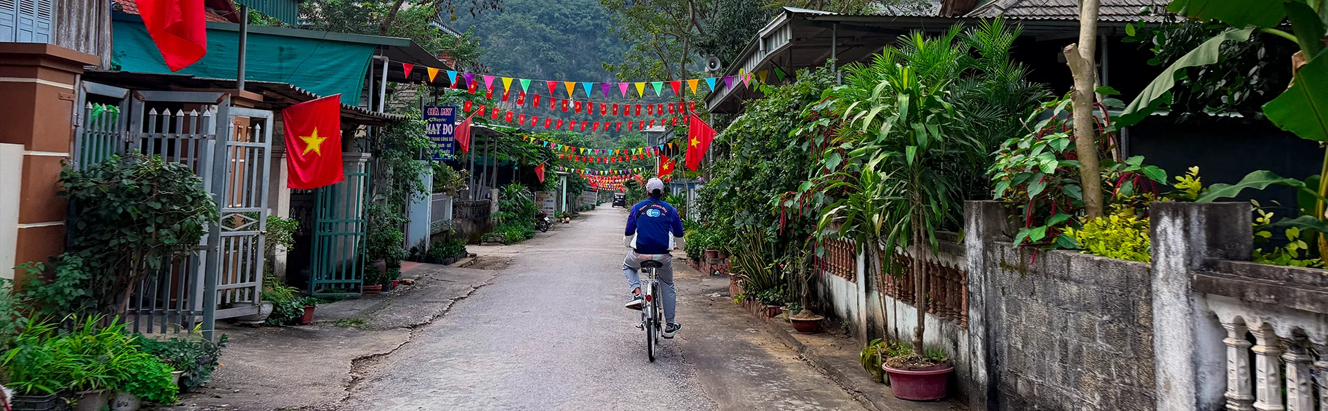 På sykkeltur i Mai Chau-dalen i det nordlige Vietnam
