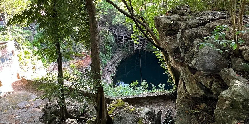 Inngang til Cenote Zaci