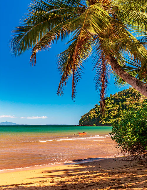 Vakker afrikansk strand på Nosy Be, Madagaskar