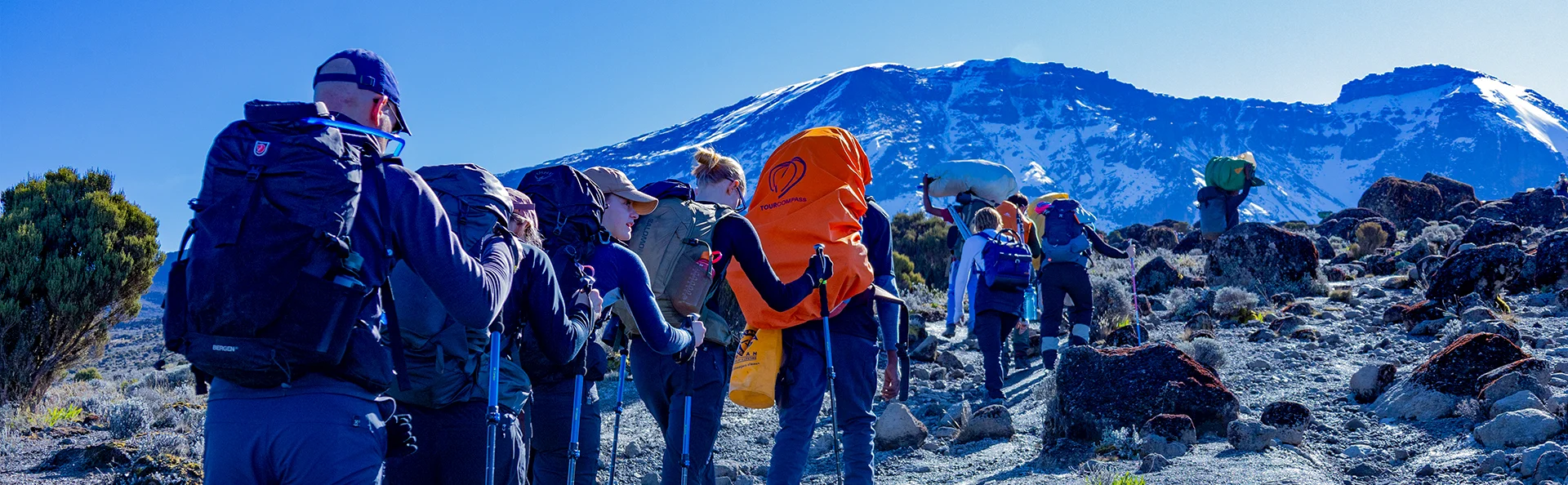 Telt i fjellrikt terreng på Machame-ruten