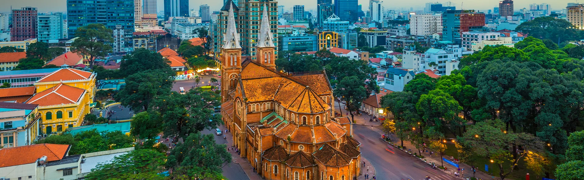 Den røde kirken, Notre Dame Cathedral Basilica of Saigon, i Ho Chi Minh City, Vietnam